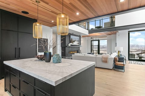 House, 6 Bedrooms | Interior