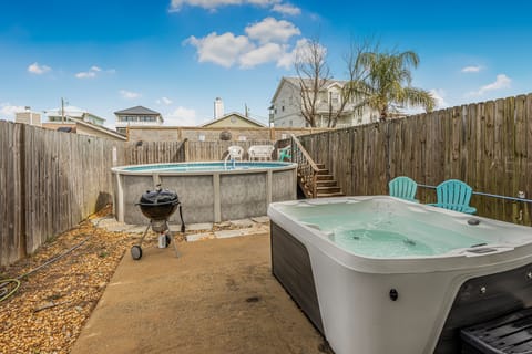 Hot Tub and Pool in Backyard