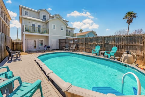 Private Backyard Pool