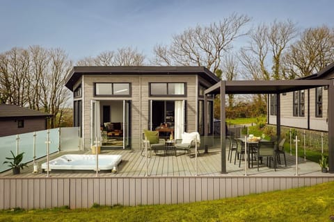 Apex Spa (Pet)