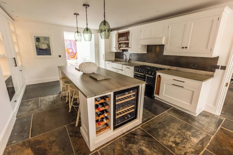 Kitchen with double range cooker 