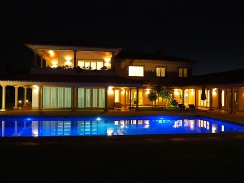 Seasonal outdoor pool, pool umbrellas, sun loungers