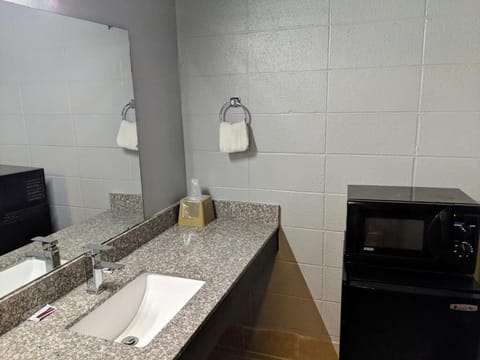 Classic Double Room, Non Smoking | Private kitchen | Fridge, microwave