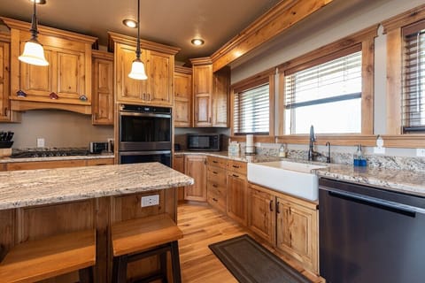 Cook your family's favorites in this fully stocked kitchen.
