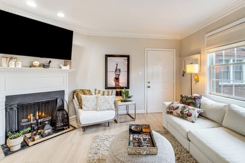Alexandria Vacation Rental | 2BR | 1BA | Stairs Required | 791 Sq Ft