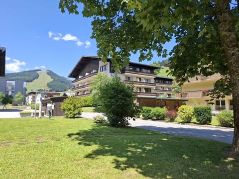 Home, Hill Station, Mountain Range, Valley, Estate, Balcony, Mountain Village, Villa, Alps