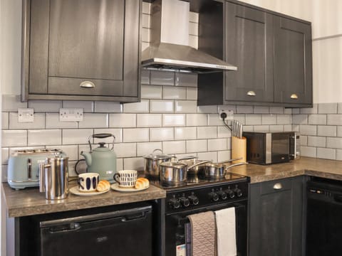 Kitchen/diner | Stable End, Llandysul