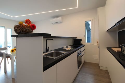 Autumn, Kitchen, Spring, Summer