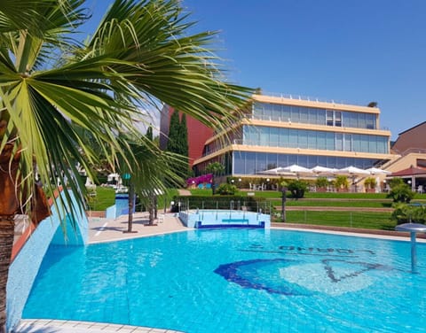 Holiday Home Swimming Pool