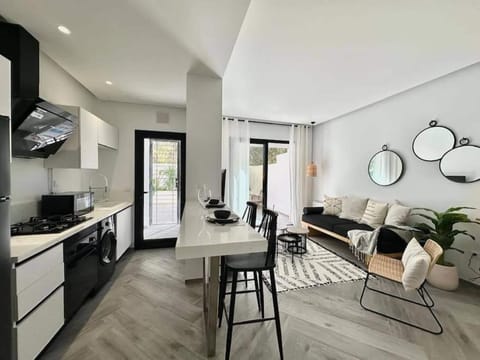 Apartment, 1 Bedroom, Smoking | Living area
