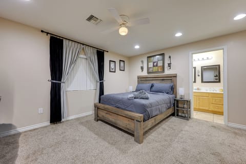 House (4 Bedrooms) | Interior