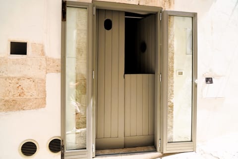 Basic House | Exterior detail