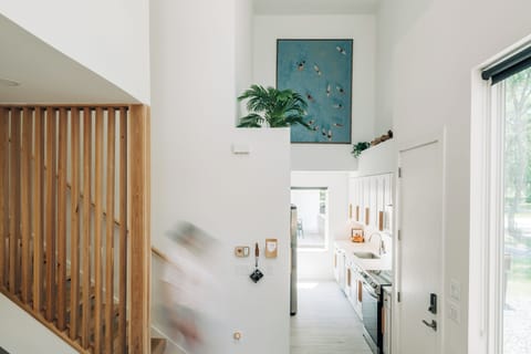 Modern and cozy- Room 1, 2 and Bathroom 2 are located on the top floor