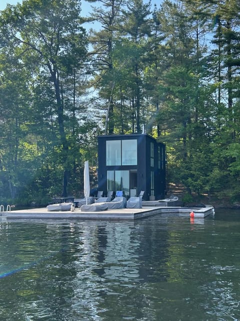 Secluded lakeside cabin with private dock and kayaks