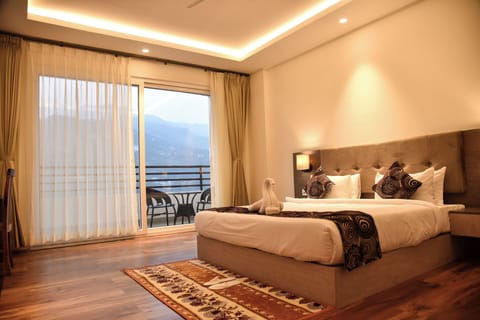 Egyptian cotton sheets, premium bedding, desk, laptop workspace