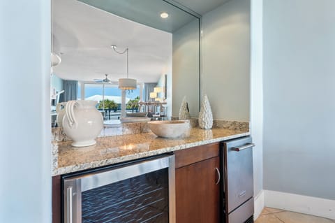 Signature Condo, 2 Bedrooms, Balcony, River View | Private kitchen | Fridge, microwave, oven, stovetop