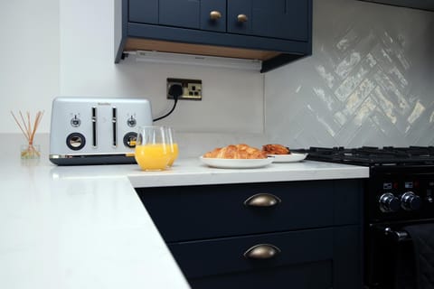 Clean, well equipped kitchen ideal for short breaks or longer stays