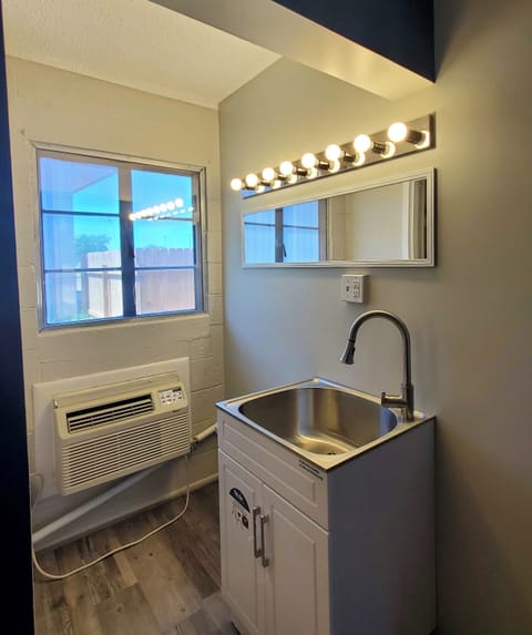 Standard Single Room | Interior