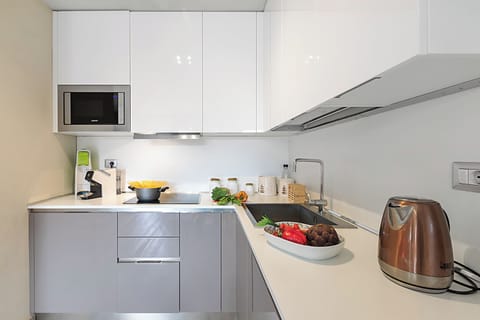 Standard Apartment, Multiple Bedrooms (Appartamento La Picozza) | Private kitchen | Fridge, microwave, stovetop, dishwasher
