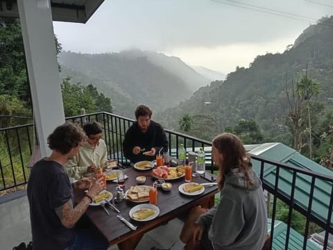 Family Room, Balcony, Mountain View | Outdoor dining
