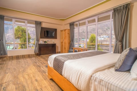 Superior Double Room, Balcony, Mountain View | Desk, laptop workspace, WiFi (free)