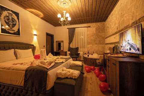 Honeymoon Room | Free WiFi