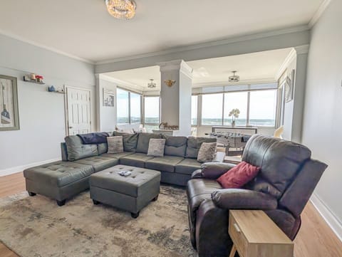 Deluxe Penthouse, 3 Bedrooms, Pool Access, City View | Living area | Flat-screen TV