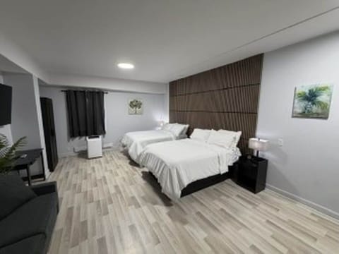 Deluxe Studio Suite, 2 Double Beds, Kitchen | WiFi (free), bed sheets