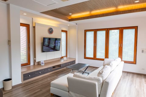 Grand Villa | Premium bedding, free WiFi, bed sheets