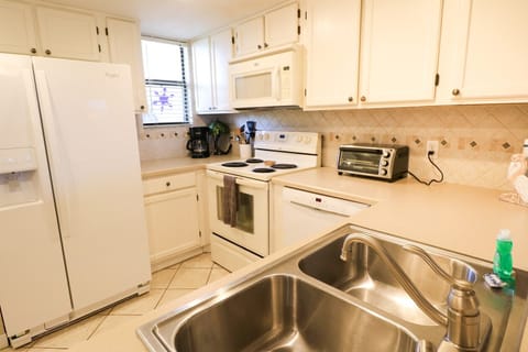 St. Augustine Ocean Front Rentals Kitchen