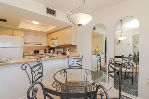 St. Augustine Beach Rentals Dining Room