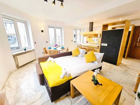 Apartment | Living area | Flat-screen TV