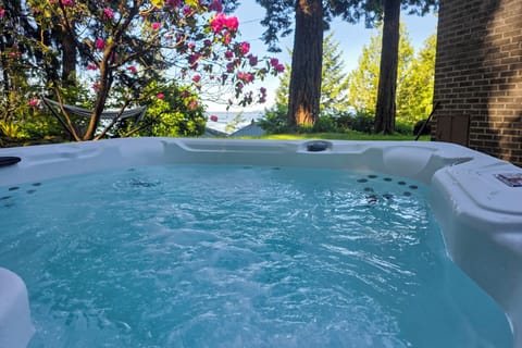 Bow Vacation Rental | 1BR | 1BA | 600 Sq Ft