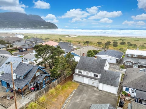 Close to the Promenade with ocean views
