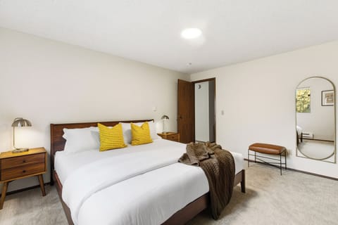 Comfort Double Room | Desk, laptop workspace, iron/ironing board, free WiFi