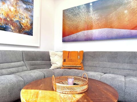 The living area features an ever changing art collection as artwork is available for purchase through Capture Gallery. Current works includes the fine art of Andreas Nottebohm, and Bill Atkinson 