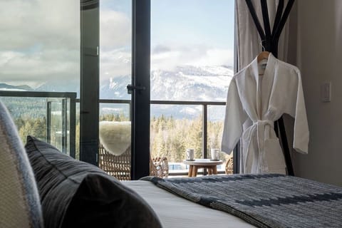 Condo | WiFi (free), bed sheets