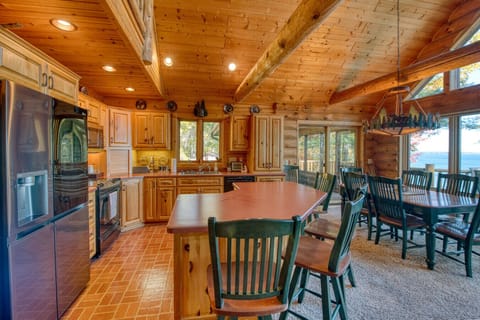 Fully equipped kitchen