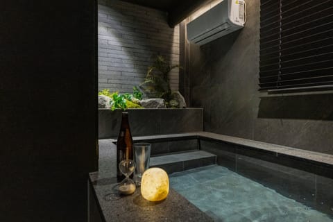 CAVERN | Private spa tub