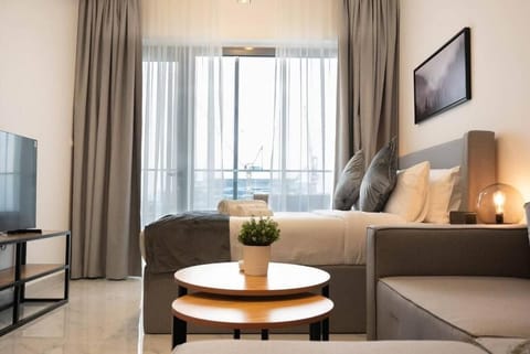 Apartment, Balcony | Living area