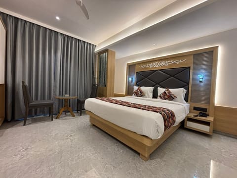 Standard Room | Desk, laptop workspace, iron/ironing board, free WiFi
