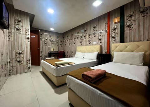 Superior Triple Room | Cribs (free), WiFi (free)