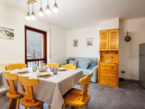 Interior Design, Furniture, Flooring, Floor, Room, Ceiling, Table, Home, Apartment, Picture Frame