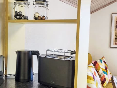 Tableware, Kitchen Appliance, Serveware, Small Appliance, Home Appliance, Kitchen, Houseplant
