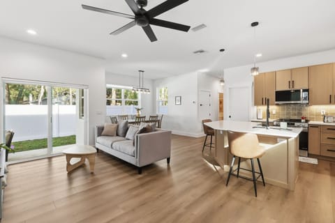 House, 4 Bedrooms | Interior