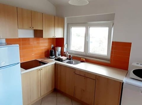 Apartment ((A4) - TwoBedroom Apartment with Sea ) | Private kitchen | Fridge