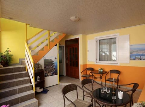 Apartment (Comfort One Bedroom Apartment) | Dining room