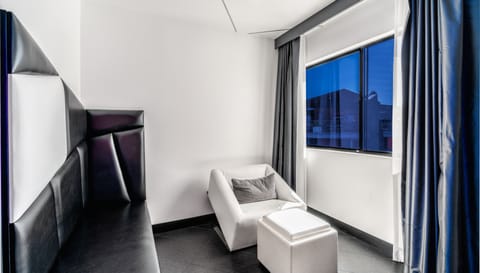 Premium bedding, Tempur-Pedic beds, in-room safe, desk