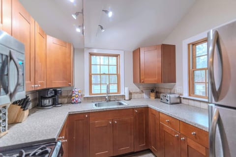 Updated kitchen with everything needed to make a great meal!