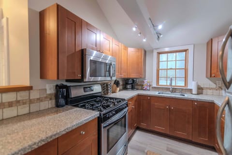 Updated kitchen with everything needed to make a great meal!